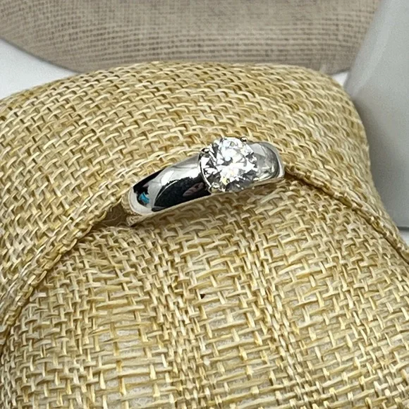 💎 Vintage 925 Sterling Silver Solitaire CZ Ring Size 7 - Picture 8 of 17